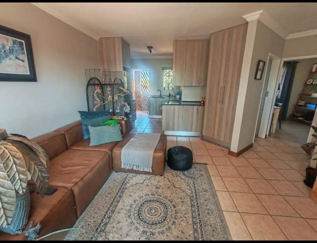 2 BEDROOM APARTMENT FOR SALE IN HIGHVELD